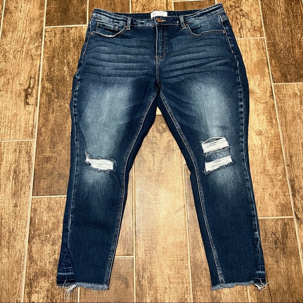BKE Gabby High Rise Curvy Fit Ankle Skinny JEANS 33 Distressed